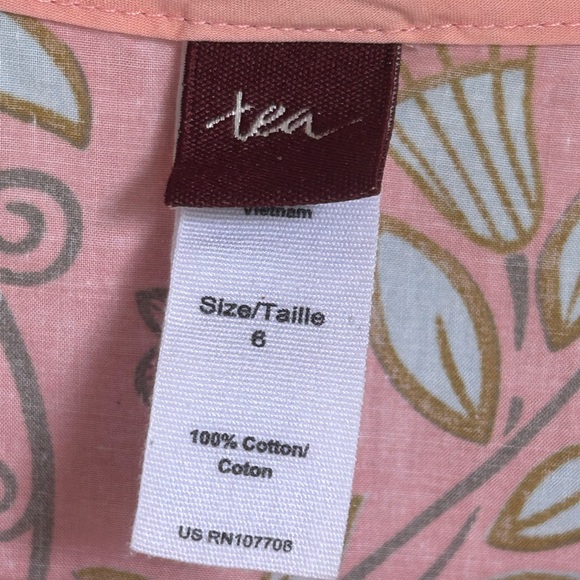 Tea Collection peach print wrap dress. Cap flutter sleeve, bottom ruffle. Size 6 - Picture 6 of 10